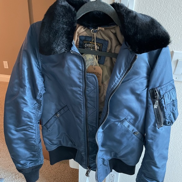 Women’s Bomber Jacket - Picture 5 of 6